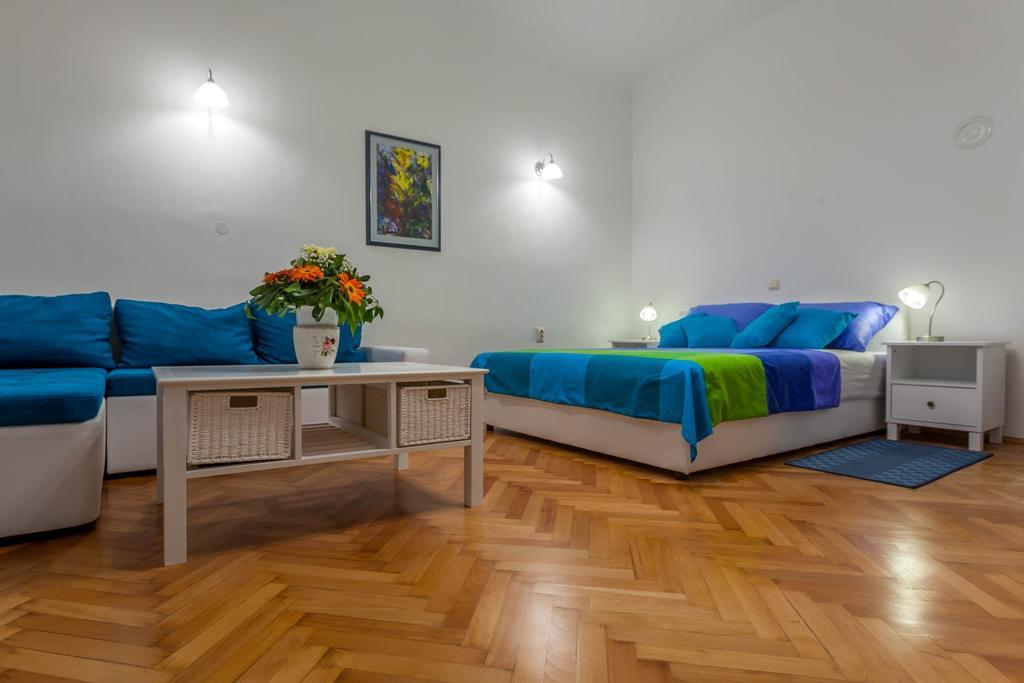 Chic Apartment In Center Split Oda fotoğraf